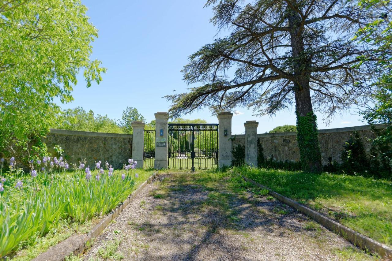 Private Furnished Apartment With All Comfort Has A Garden In A Green Space Meyreuil Exterior foto